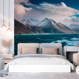 Tapeta Burzowe Wody i Śnieżne Szczyty