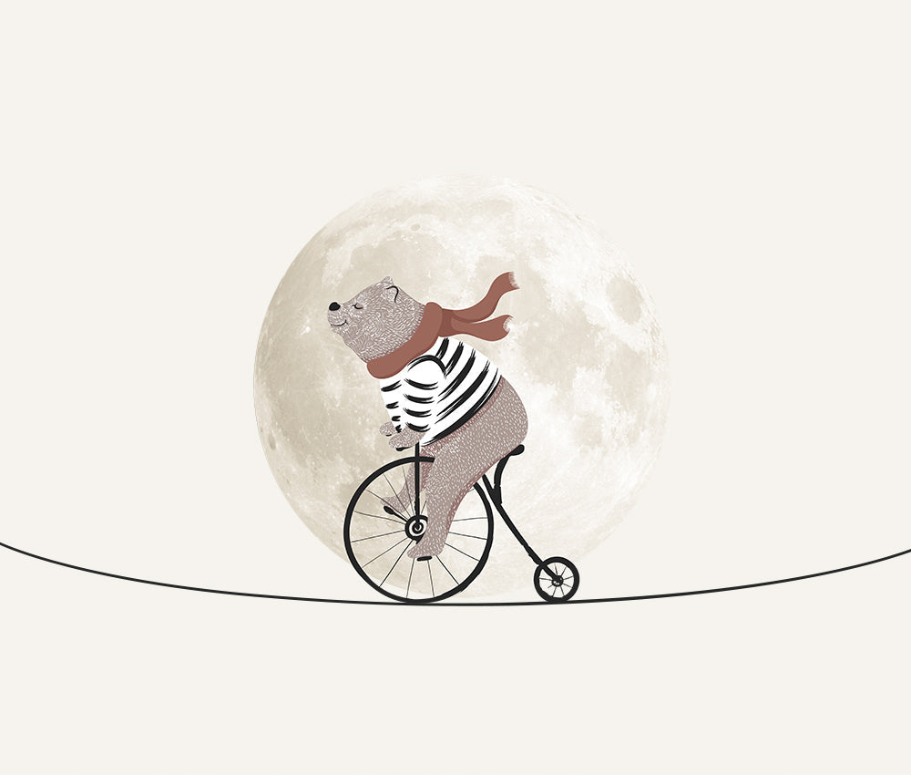 Zirkusbär-auf-dem-Fahrrad-Tapete – helle, minimalistische Kinder-Fototapete mit Mond