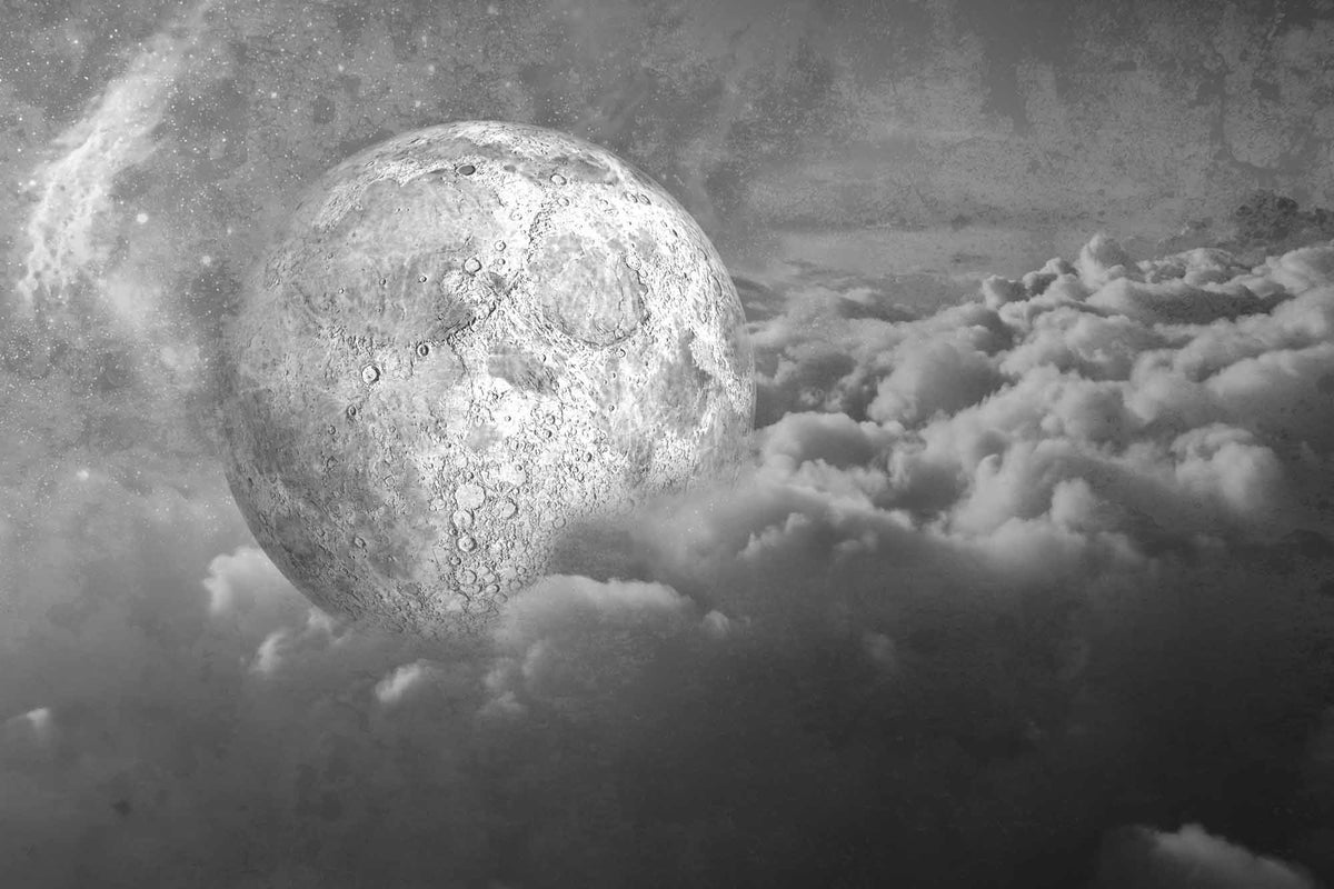 Papier peint lune au-dessus des nuages – Papier peint panoramique lune grise surréaliste et nuages