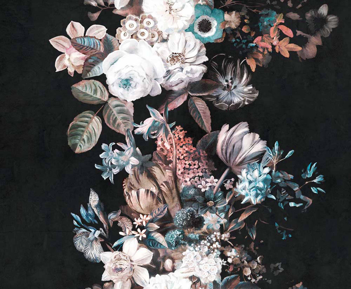 Papier peint bouquet floral sombre – Papier peint panoramique fleurs blanches et bleu canard sur noir