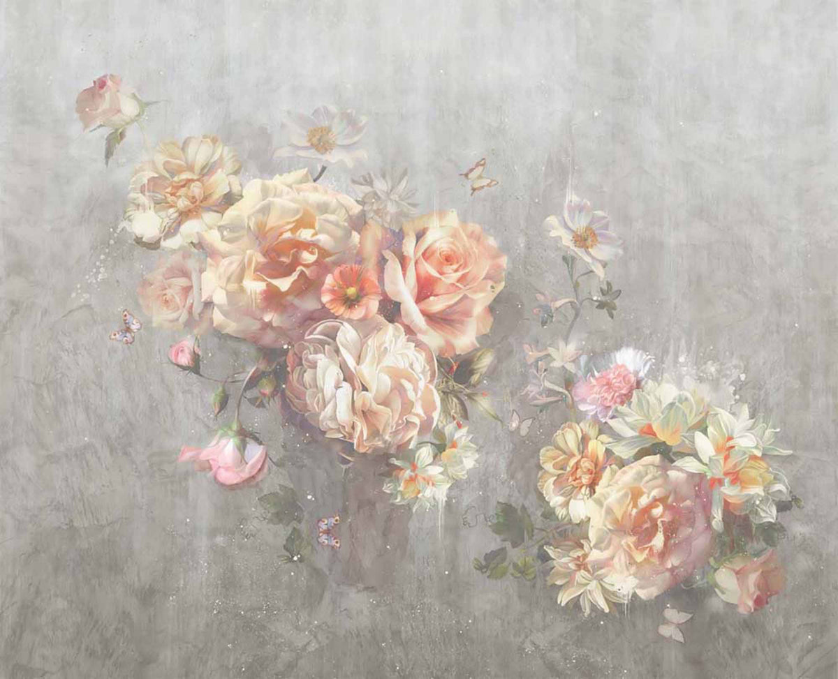 Pastelkleurig bloemenbehang – boeketten perzikrozen op grijze structuur